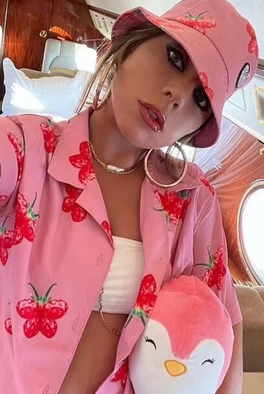 Petals and Peacocks Strawberry Bucket Hat NWOT